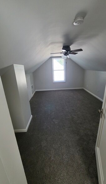 Building Photo - 1229 7th Ave SE