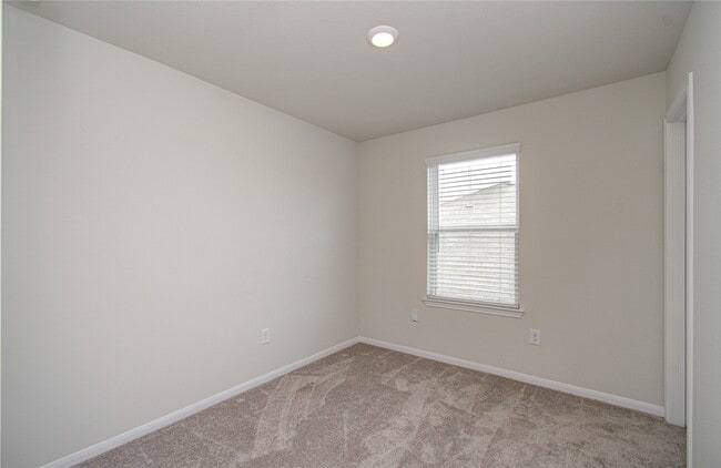 Building Photo - 6315 Lakeview Haven Dr