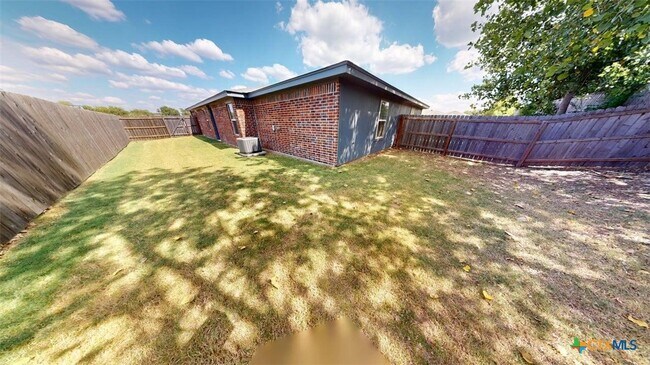 Building Photo - 1608 Tejas Trail