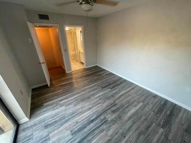 Building Photo - 5602 SE Windsong Ln