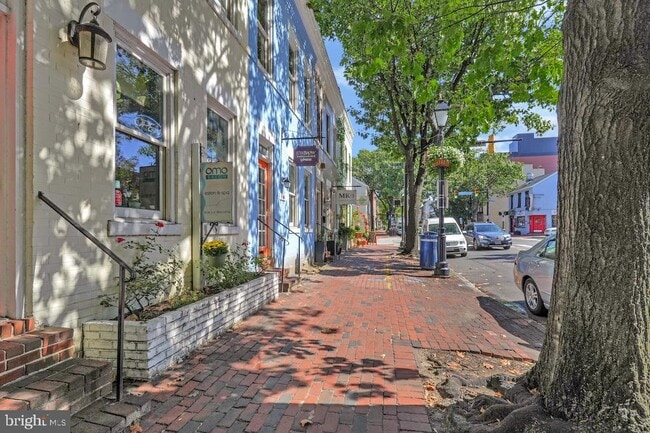 Building Photo - 1407 King St