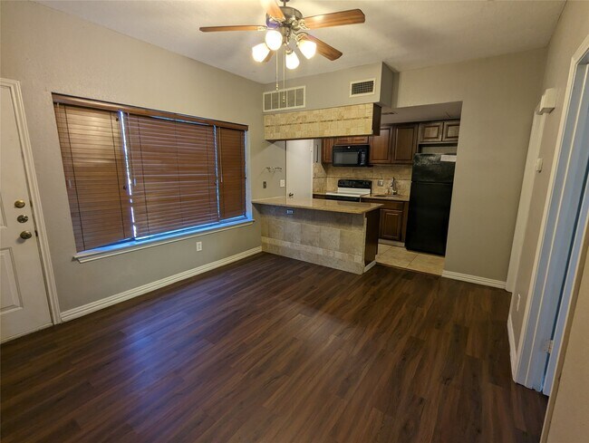 Building Photo - 601 Nelray Blvd