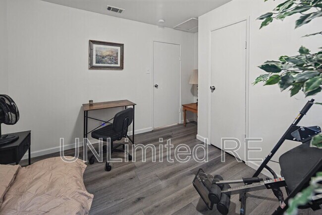 Building Photo - 1385 Church Dr