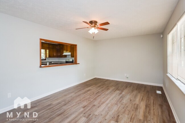 Building Photo - 3553 Charlotte Dr
