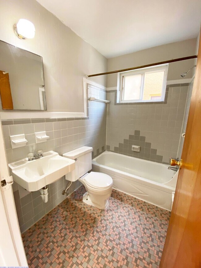 Building Photo - 507 Lowell Ave