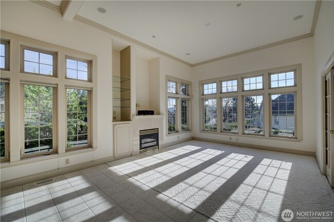 Building Photo - 4bd/4ba Kirkland House