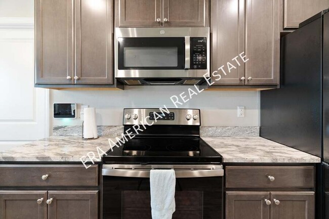 Building Photo - 6002 Colton Blaine Ct
