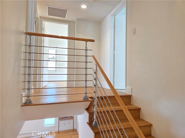 Building Photo - 20 Senisa