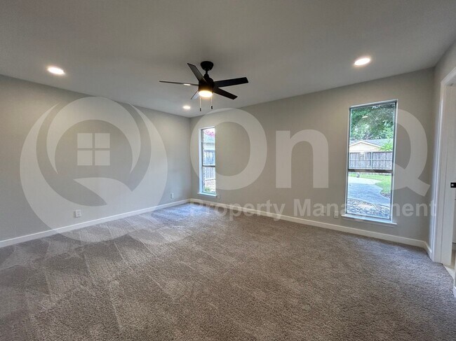 Building Photo - 608 High Meadow Dr