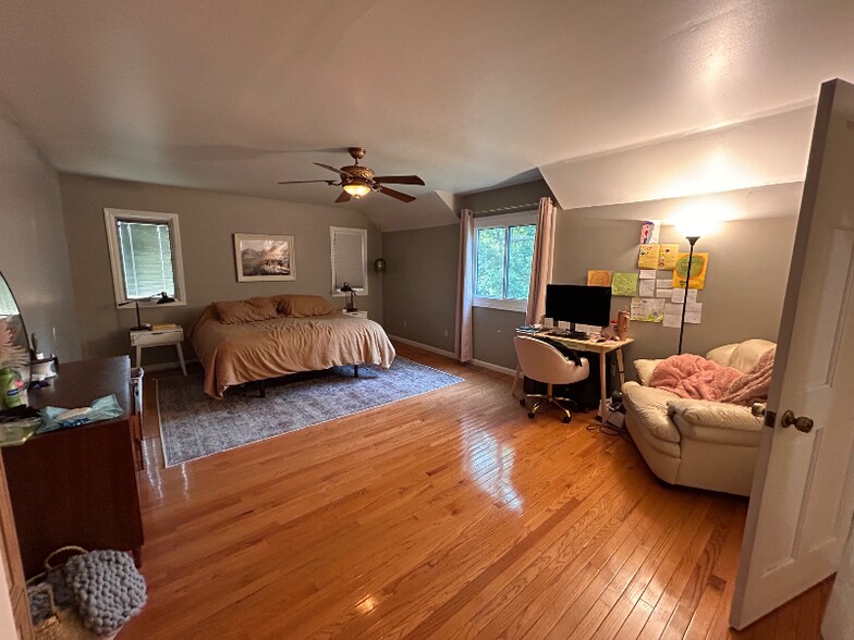 Building Photo - 6001 Heywood Cove