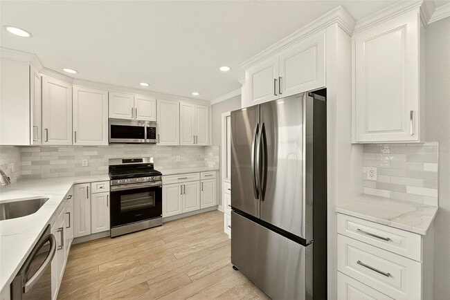 Building Photo - 5434 Oakhurst Dr