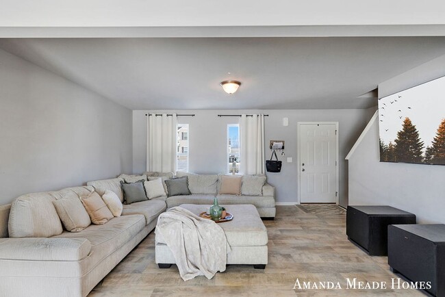 Building Photo - Cozy Living in a Peaceful Setting