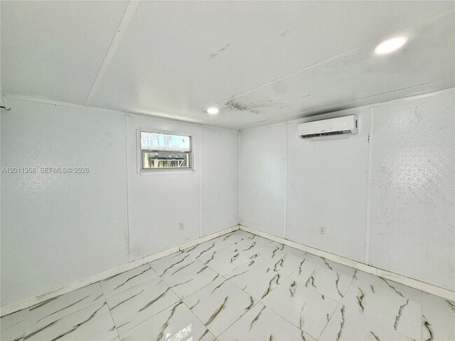 Building Photo - 950 NW 109th St