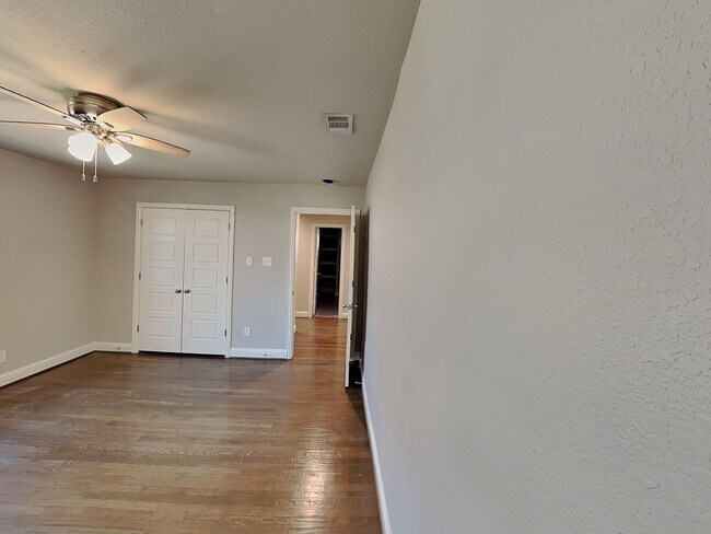 Building Photo - Come and see this gorgeous and completely remodeled home in highly desirable Frisco Heights area ...