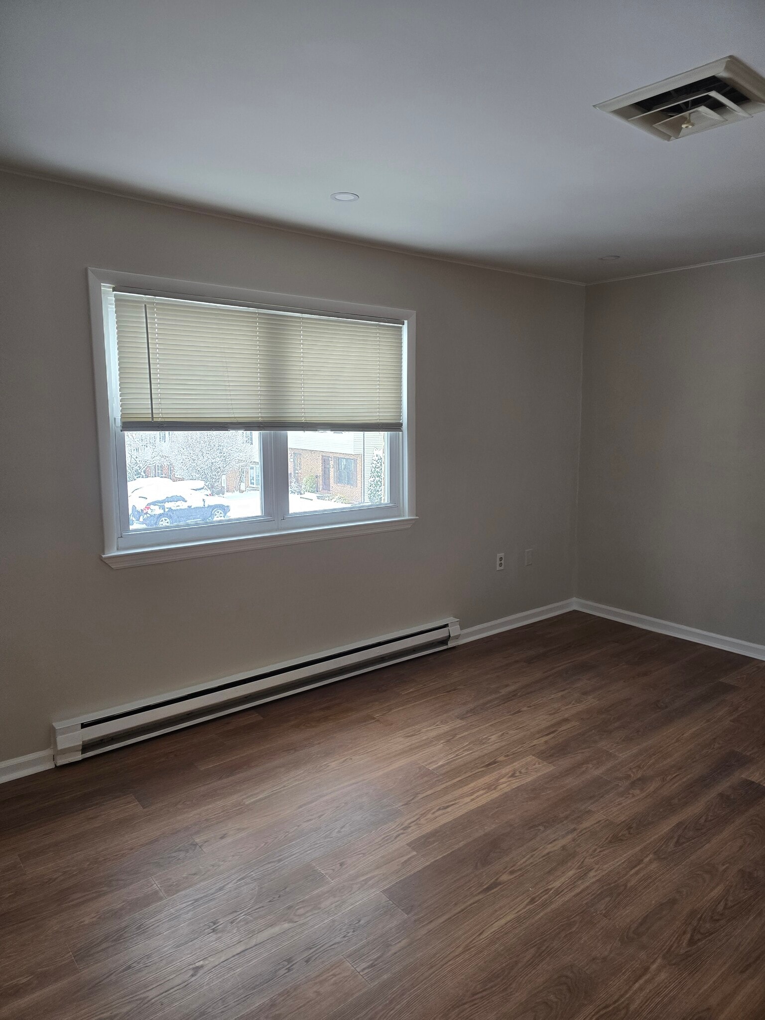 Building Photo - 2948 Klein St