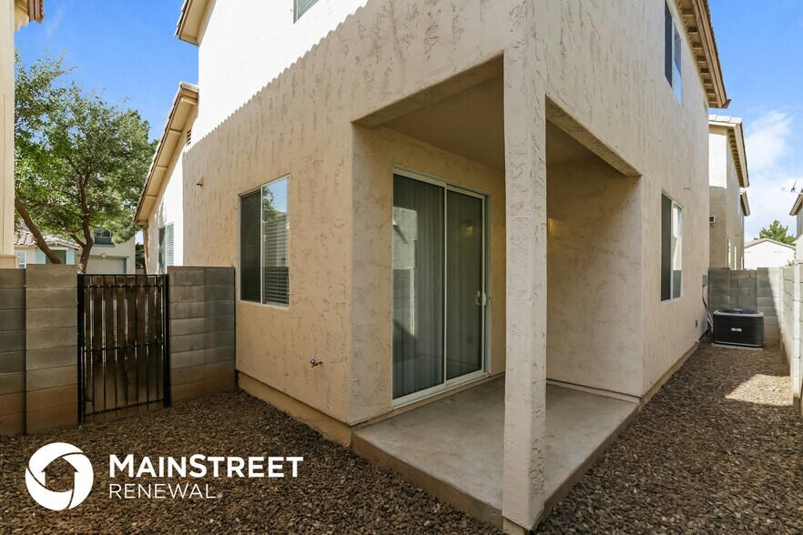 Building Photo - 1510 E Sonrisas St