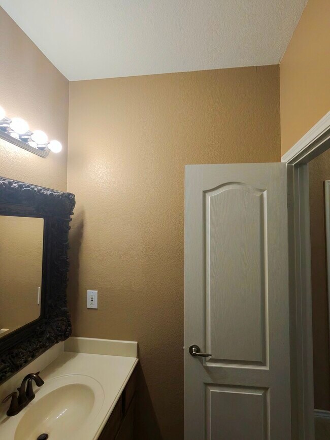 Building Photo - 6072 Pisa Ln