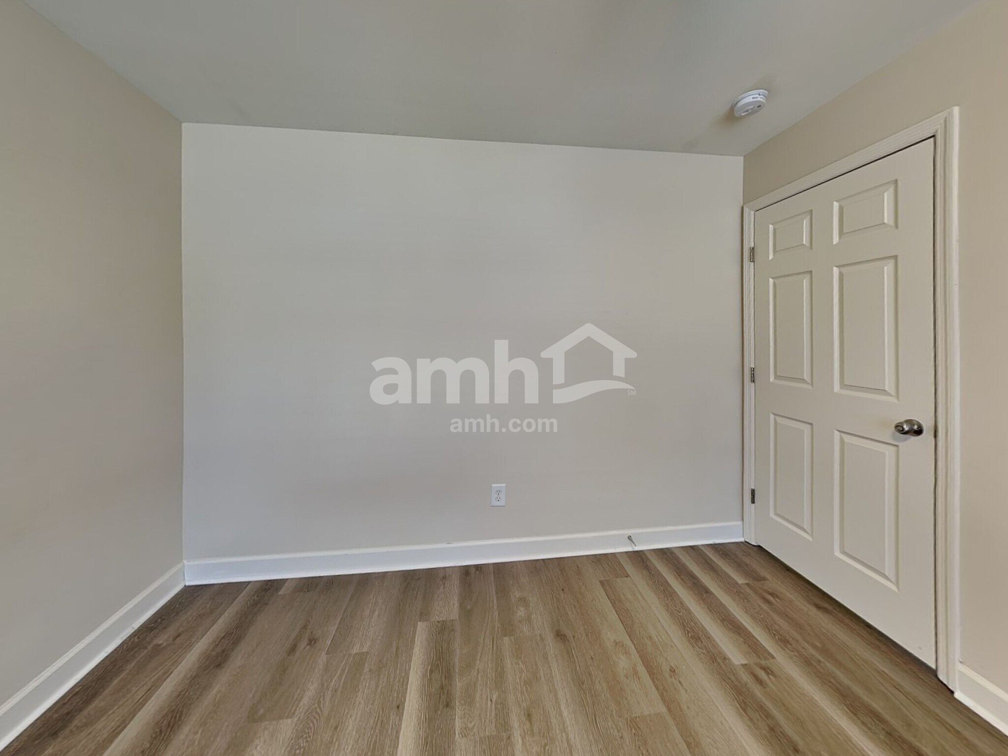 Building Photo - 140 Abbey Rd