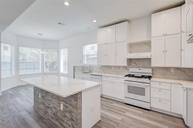 Building Photo - 1521 Palisades Dr
