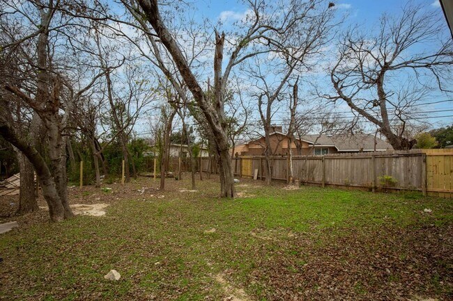 Building Photo - 1317 Mckie Cove