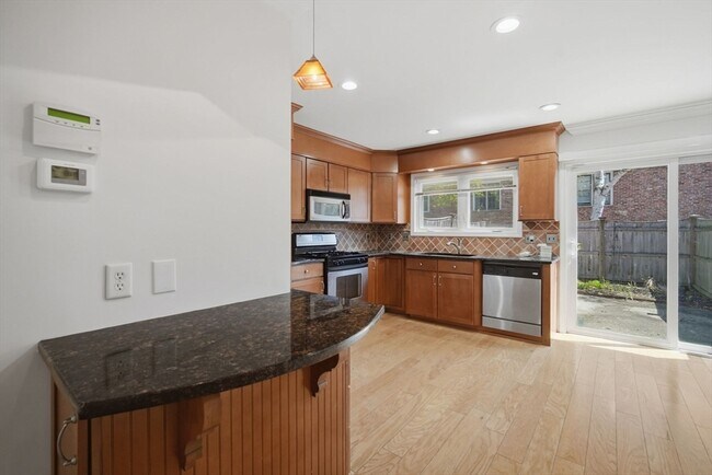 Building Photo - 1155 Dickinson St