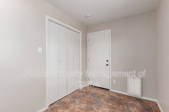 Building Photo - 13849 N 48th Ave