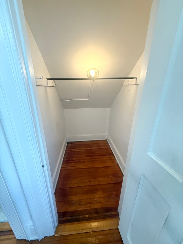 Building Photo - 228 Saratoga St