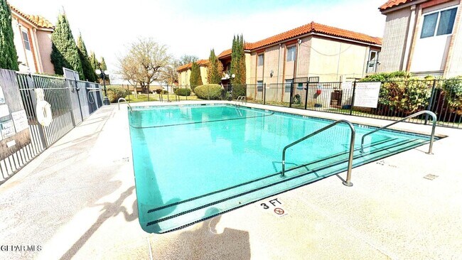 Building Photo - 252 Shadow Mountain Dr