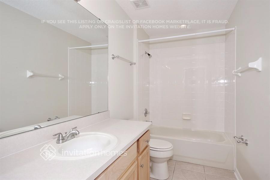 Building Photo - 2242 Pelinion St