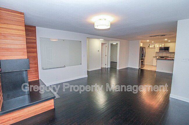Building Photo - 19547 53rd Ave NE
