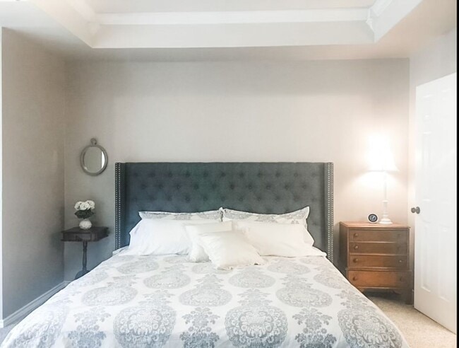 Building Photo - Mill Creek Executive Home Overlooking Golf Course at 17th Tee