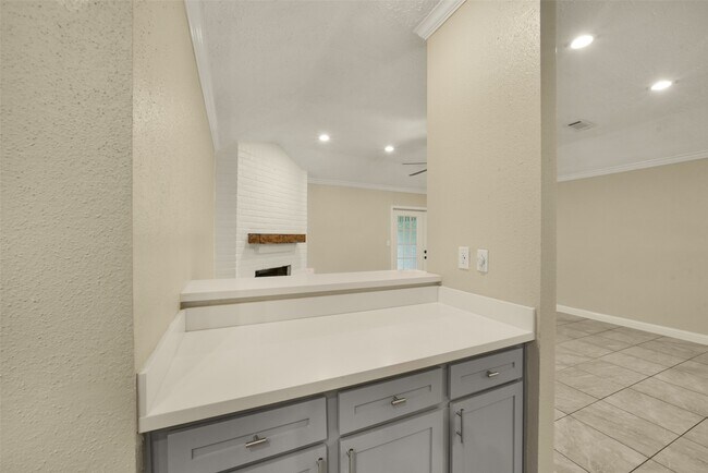 Building Photo - 21211 Park Mt Dr