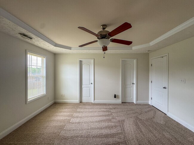 Building Photo - Charming 3 Bed 2 Bath Home in Fayetteville