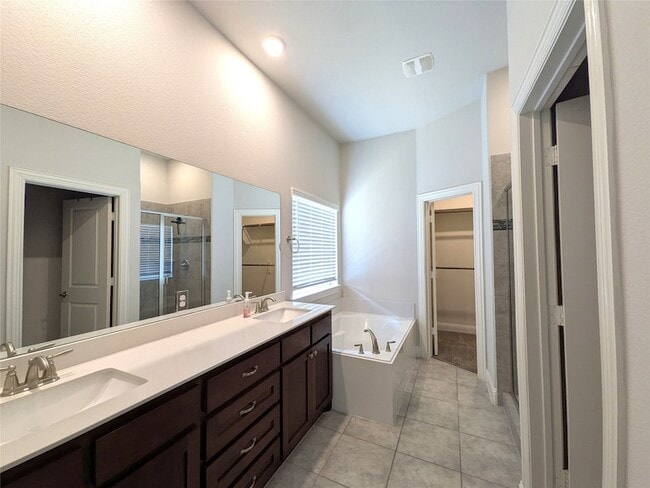 Building Photo - 1409 Summit View Ln