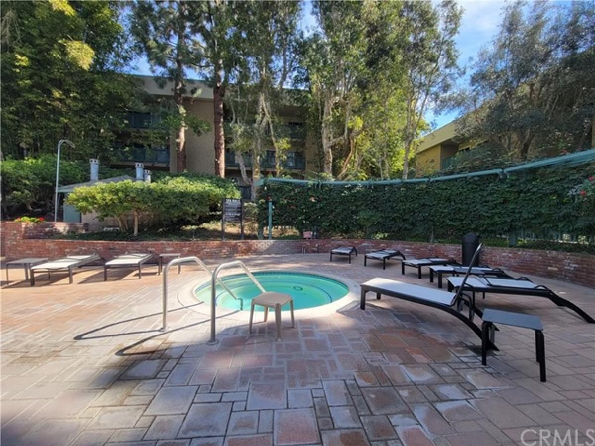 Jacuzzi - 436 N Bellflower Blvd
