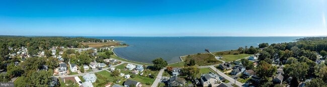 Building Photo - 1193 Maple Ave