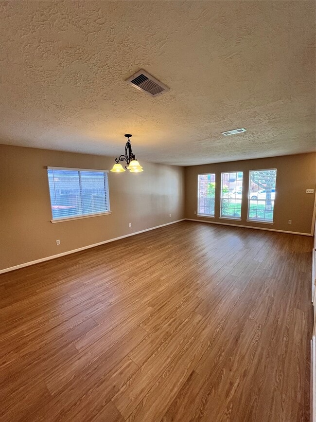 Building Photo - 16118 Cypress Valley Dr