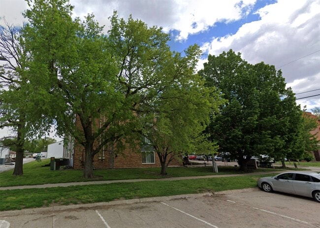 Building Photo - 123 S 11th St