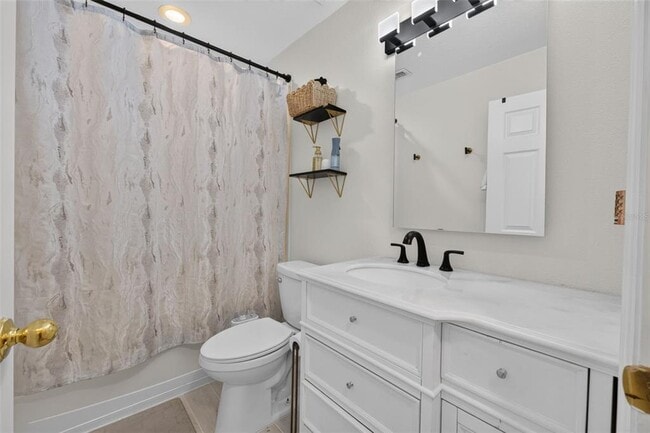 Building Photo - 6086 Chapledale Dr