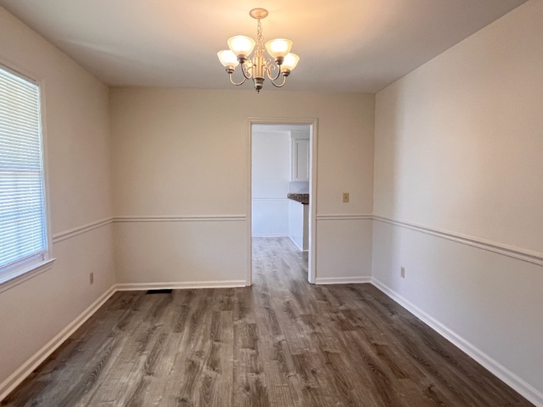 Building Photo - 343 Guildford Cir
