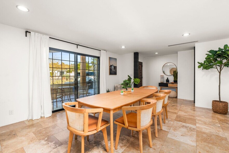 Building Photo - 4129 E Palo Verde Dr