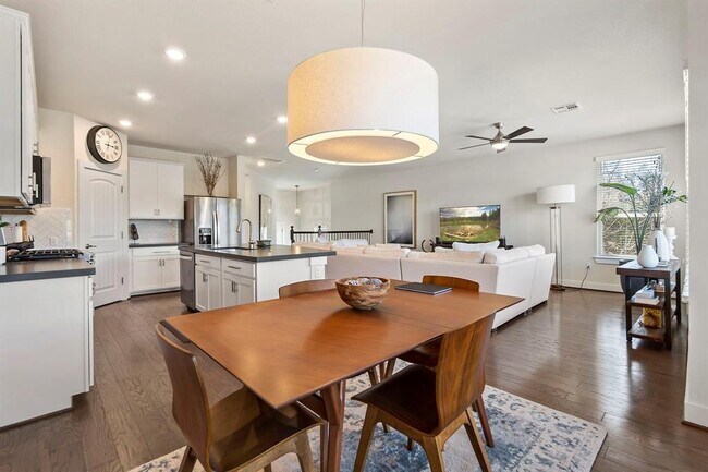 Building Photo - 7505 Belfair Ter