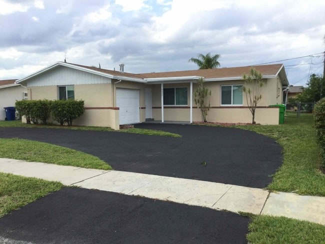 Primary Photo - 9825 NW 25th Ct