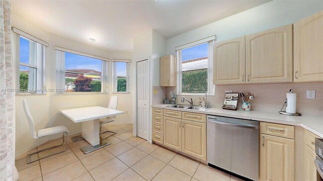 Building Photo - 12567 SW 121st Ave