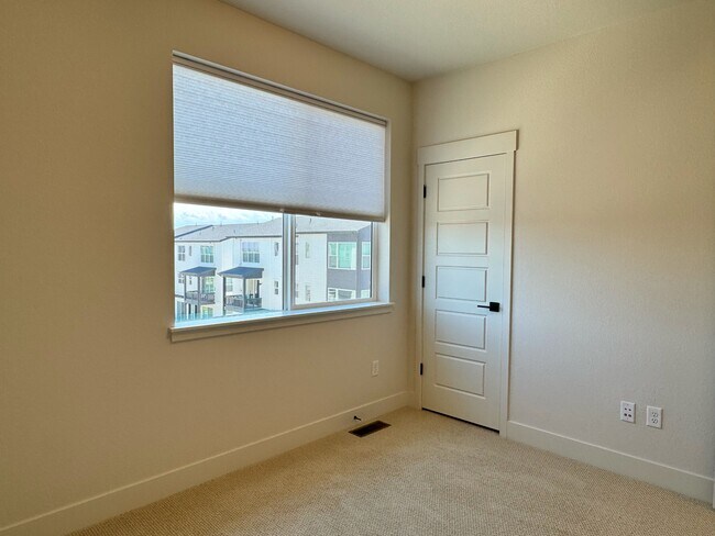 Building Photo - 2474 W 167th Ln