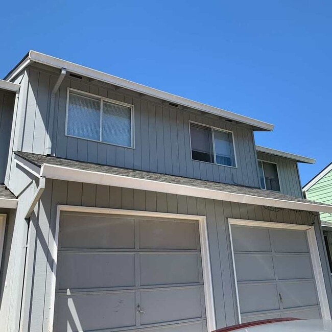 Building Photo - 2933 SE 38th Ct