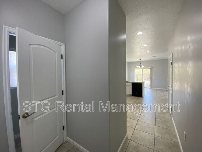 Building Photo - 290 W Buena Vista