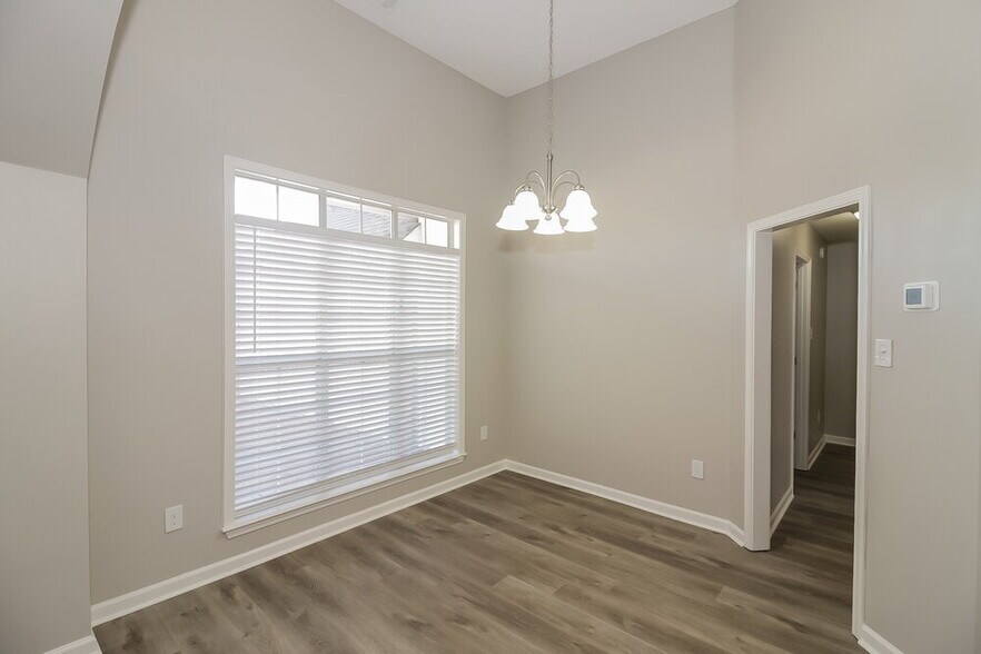 Building Photo - 200 Cameron Dr