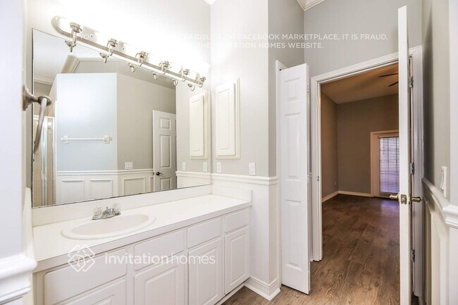 Building Photo - 4591 Misty Dawn Ct N