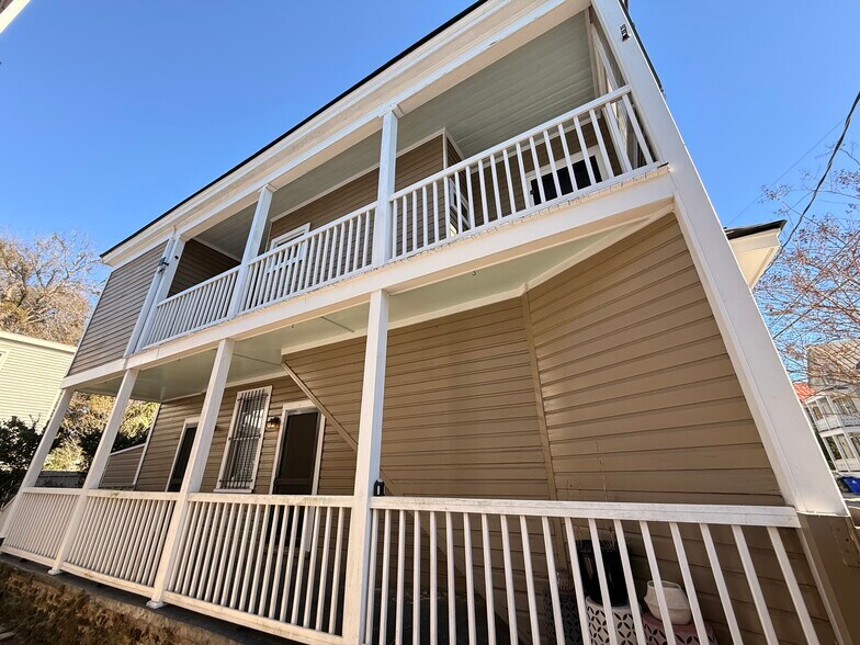 Building Photo - 34 Amherst St